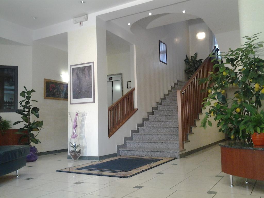 Hotel Danubio San Mauro Mare Екстериор снимка